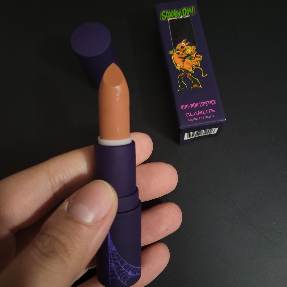 BNIB FS Glamlite Scooby-Doo! Ruh-Roh Lipstick